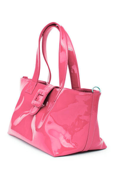 Элегантная сумка на белом
