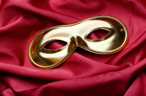 saten zemin üzerine carnical maske