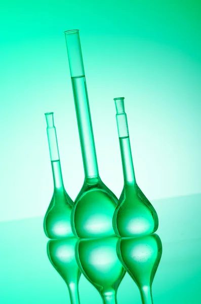 Tubo di vetro chimico in laboratorio — Foto Stock