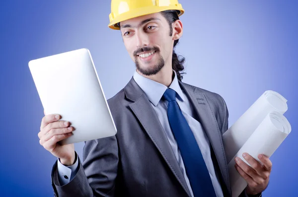 Construction worker working on tablet — Stock Photo, Image