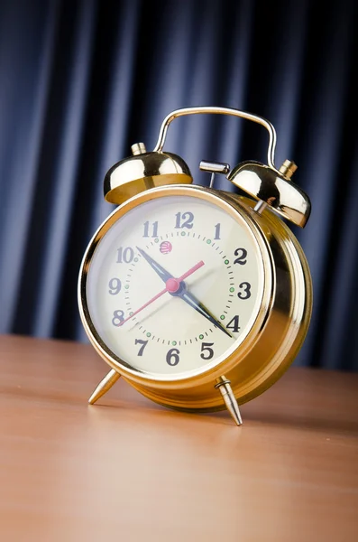 Concepto de tiempo con despertador — Foto de Stock