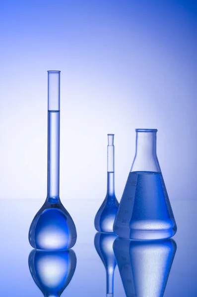 Laboratoire chimique et tubes — Photo