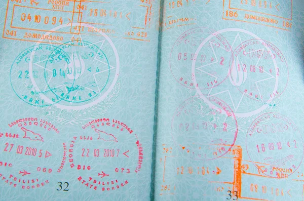 Passeport avec timbres d'aéroport — Photo