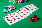 Casino koncept s čipy a karty