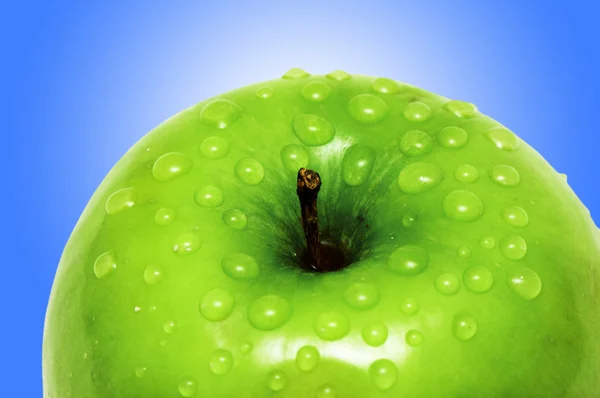 물 작은 방울과 신선한 사과 — 스톡 사진