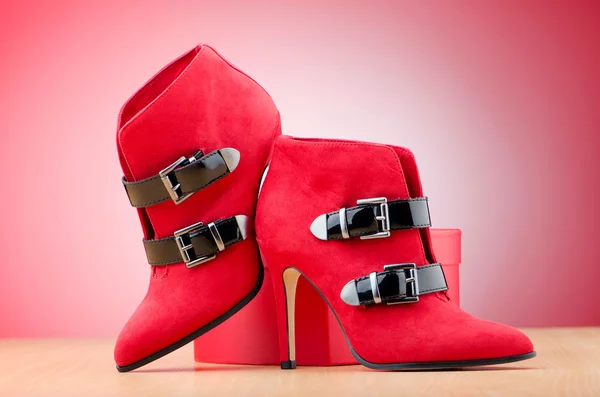 Zapatos de mujer en el concepto de moda —  Fotos de Stock