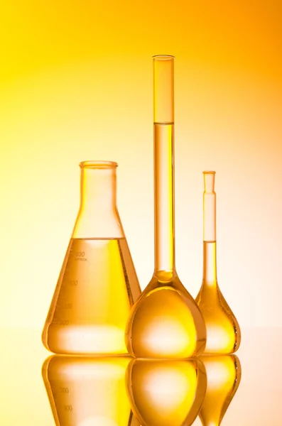実験室で化学のガラス管 — ストック写真