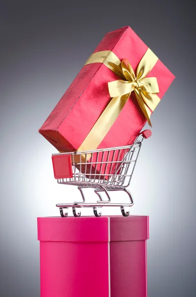 Concetto shopping natalizio con carrello — Foto Stock
