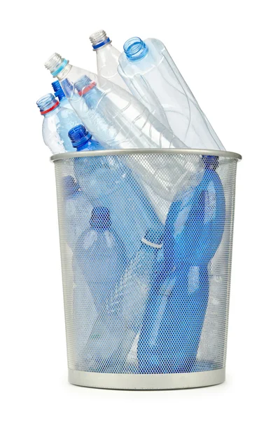 Lege plastic flessen water op wit — Stockfoto