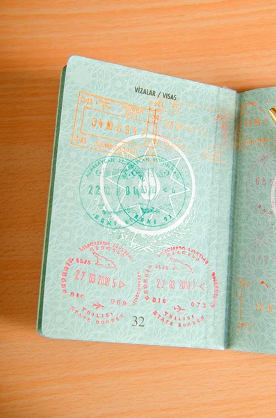 Paszport z lotniska znaczki — Zdjęcie stockowe