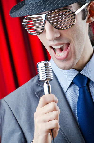 Man performing at the concert — Stock Photo, Image