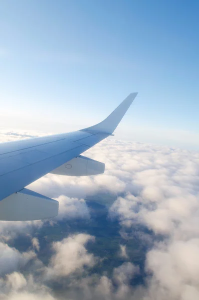 Wing of airplane from window — Stock Photo, Image