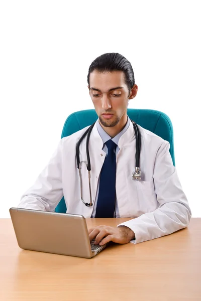 Médecin masculin travaillant sur ordinateur portable — Photo