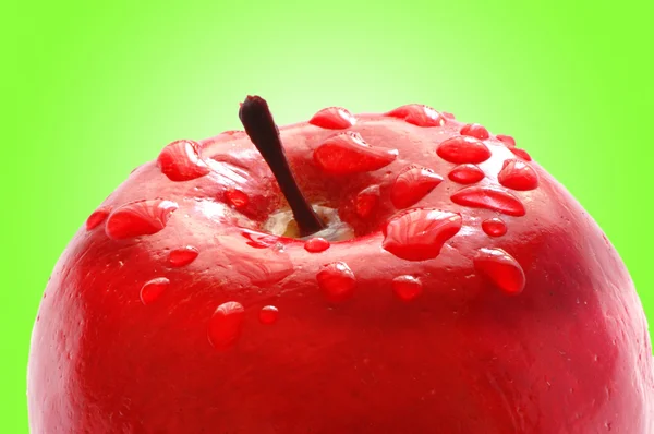 水滴を持つ新鮮なリンゴ — ストック写真