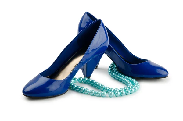 Scarpe e confezione regalo nel concetto di moda — Foto Stock