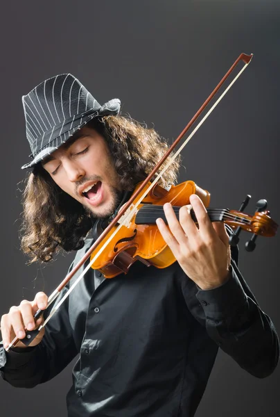 提琴手演奏小提琴 — 图库照片