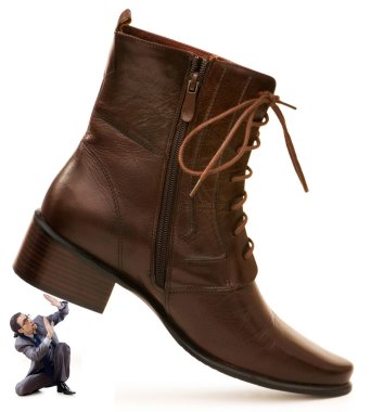 Ayakkabı ve erkek ile kadın hakimiyeti kavramı