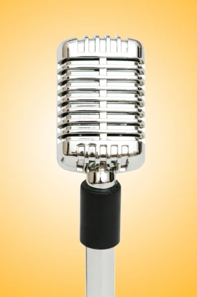 Vintage mikrofon elszigetelt fehér background — Stock Fotó