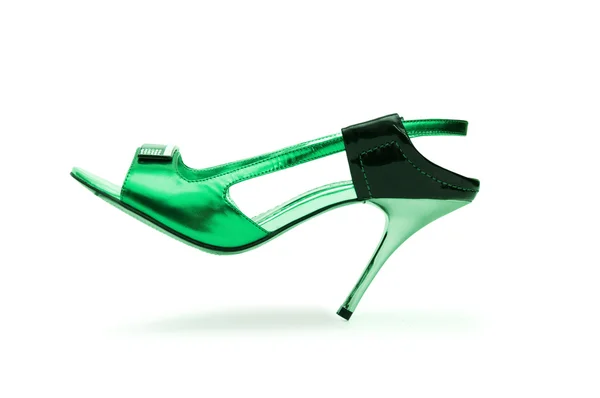 Зелене жіноче взуття на білому тлі — стокове фото