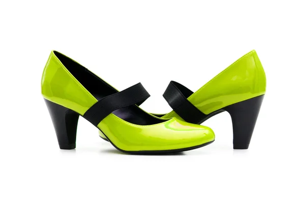 Zapatos femeninos verdes sobre fondo blanco —  Fotos de Stock