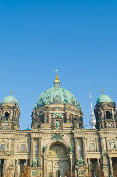 在光天期间的柏林大教堂 — 图库照片