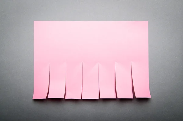 Strappare avviso di carta sul muro — Foto Stock
