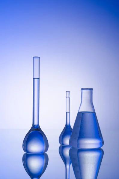 Laboratorio chimico e tubi — Foto Stock