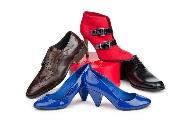 Schuhe für Männer und Frauen auf weiß — Stockfoto