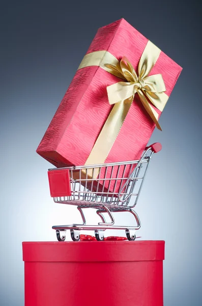Concepto de compras navideñas con carrito — Foto de Stock