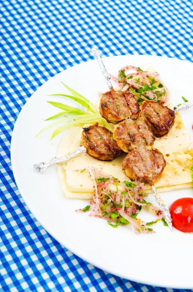 Polpette di carne servite nel piatto — Foto Stock
