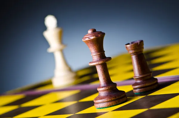 Έννοια του παιχνιδιού σκάκι με κομμάτια — Φωτογραφία Αρχείου