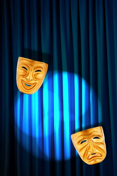 Koncepcją performance teatru z maski — Zdjęcie stockowe