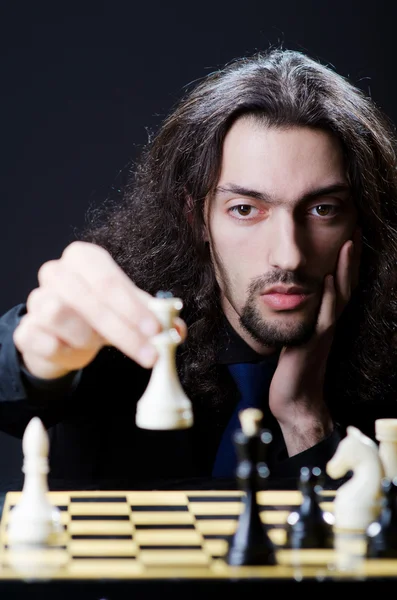 Jogador de xadrez jogando seu jogo — Fotografia de Stock