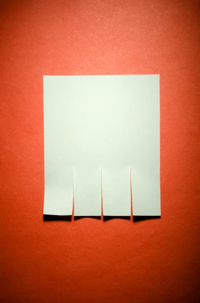 Odtrhněte papír oznámení na zeď — Stock fotografie