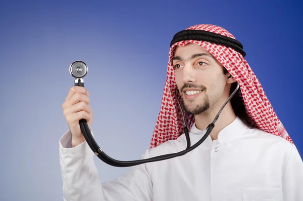 Arabski lekarz w studio strzelanina — Zdjęcie stockowe