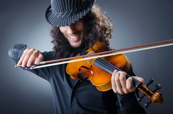 Gypsy violin player in studio — Stock Photo, Image