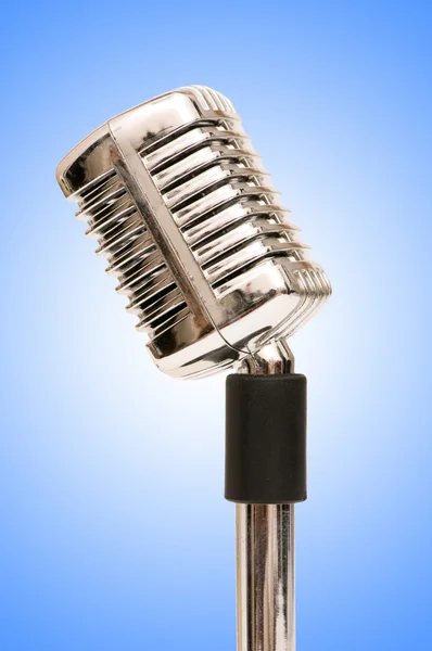 Vintage mikrofon elszigetelt fehér background — Stock Fotó