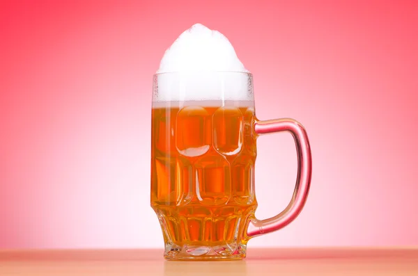 Beer glass on the table — Stock Photo, Image
