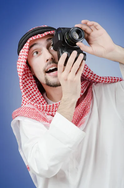 Fotografo arabo in studio shooting — Foto Stock