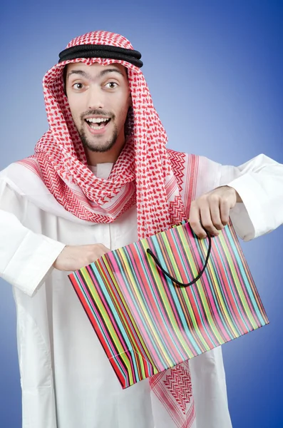 उपहार बैग के साथ अरब — स्टॉक फ़ोटो, इमेज