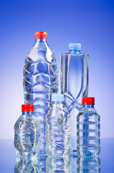 Μπουκάλια νερό ως υγιεινό ποτό έννοια — Φωτογραφία Αρχείου