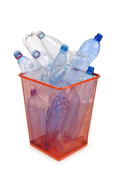 Plastic flessen in verwerkingsconcept — Stockfoto