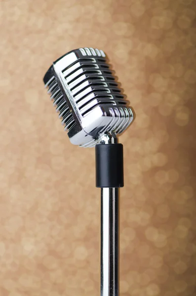 Arka plan eski vintage mikrofon — Stok fotoğraf