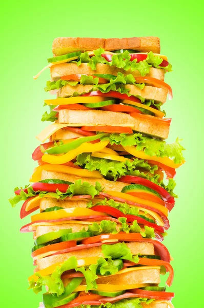 Гігантський бутерброд на градієнтному фоні — стокове фото