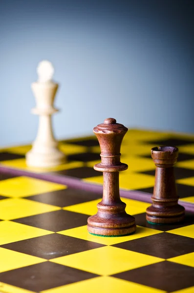 Έννοια του παιχνιδιού σκάκι με κομμάτια — Φωτογραφία Αρχείου