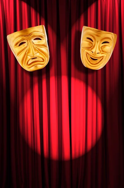 剧院性能概念与面具 — 图库照片