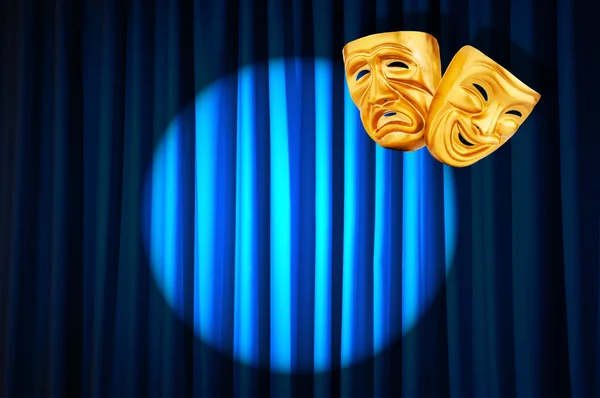 Teatterin suorituskyvyn käsite naamioilla — kuvapankkivalokuva