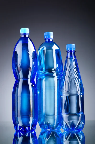 Bottiglie d'acqua come concetto di bevanda sana — Foto Stock