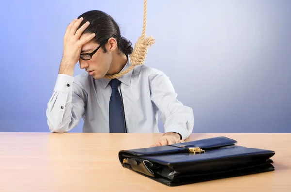 Empresario listo para suicidarse —  Fotos de Stock