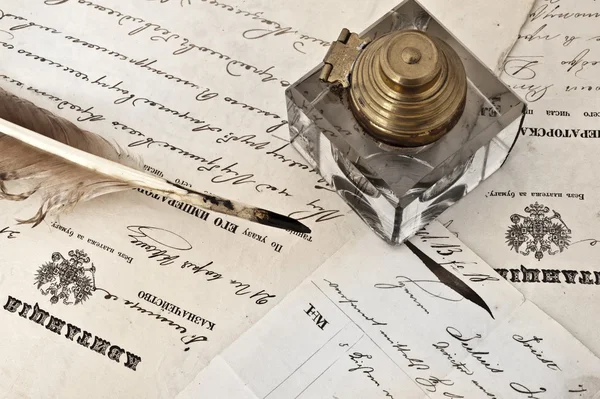 Oude brieven en oude inkbottle — Stockfoto